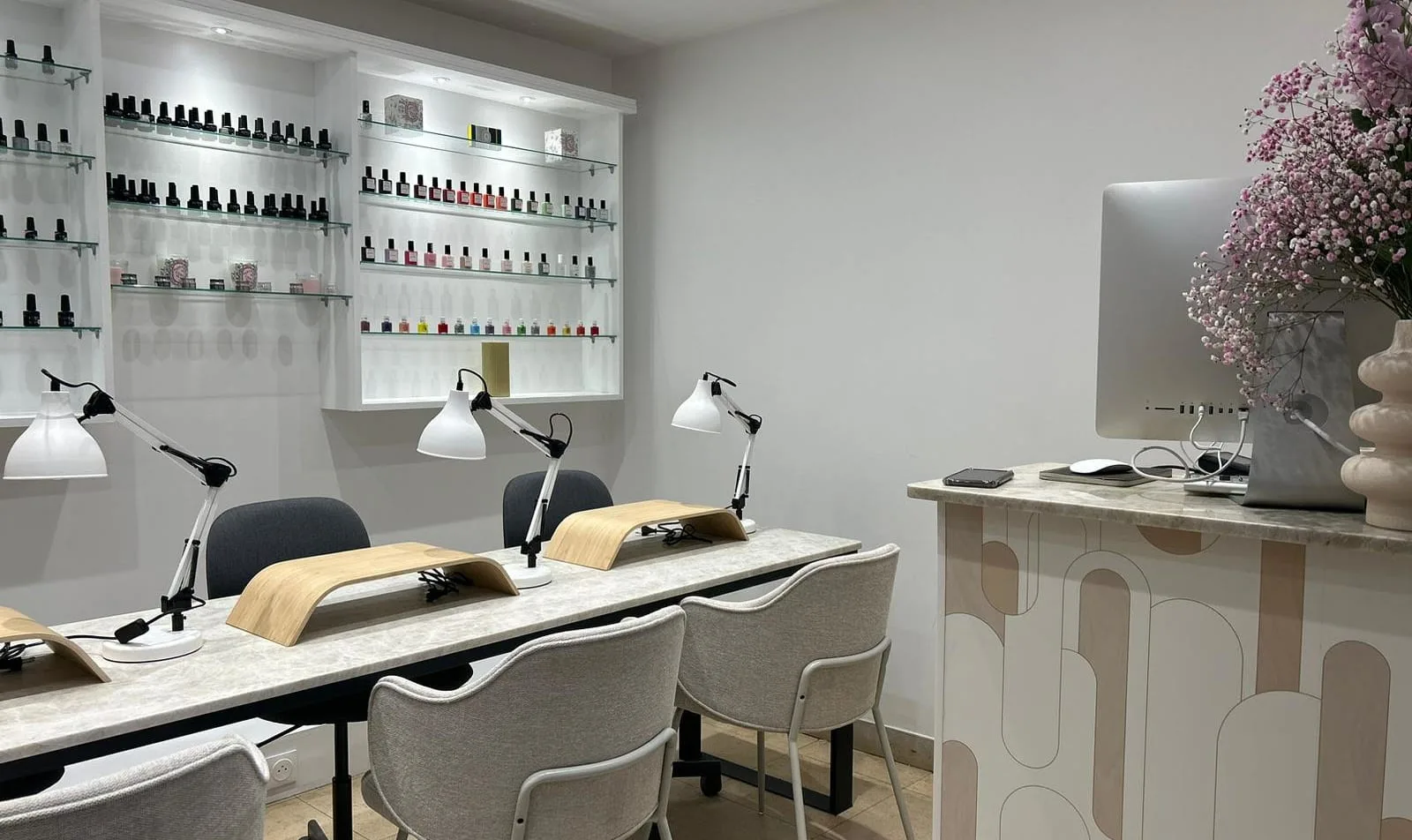 Les Ongles de Cerise Manucure Russe