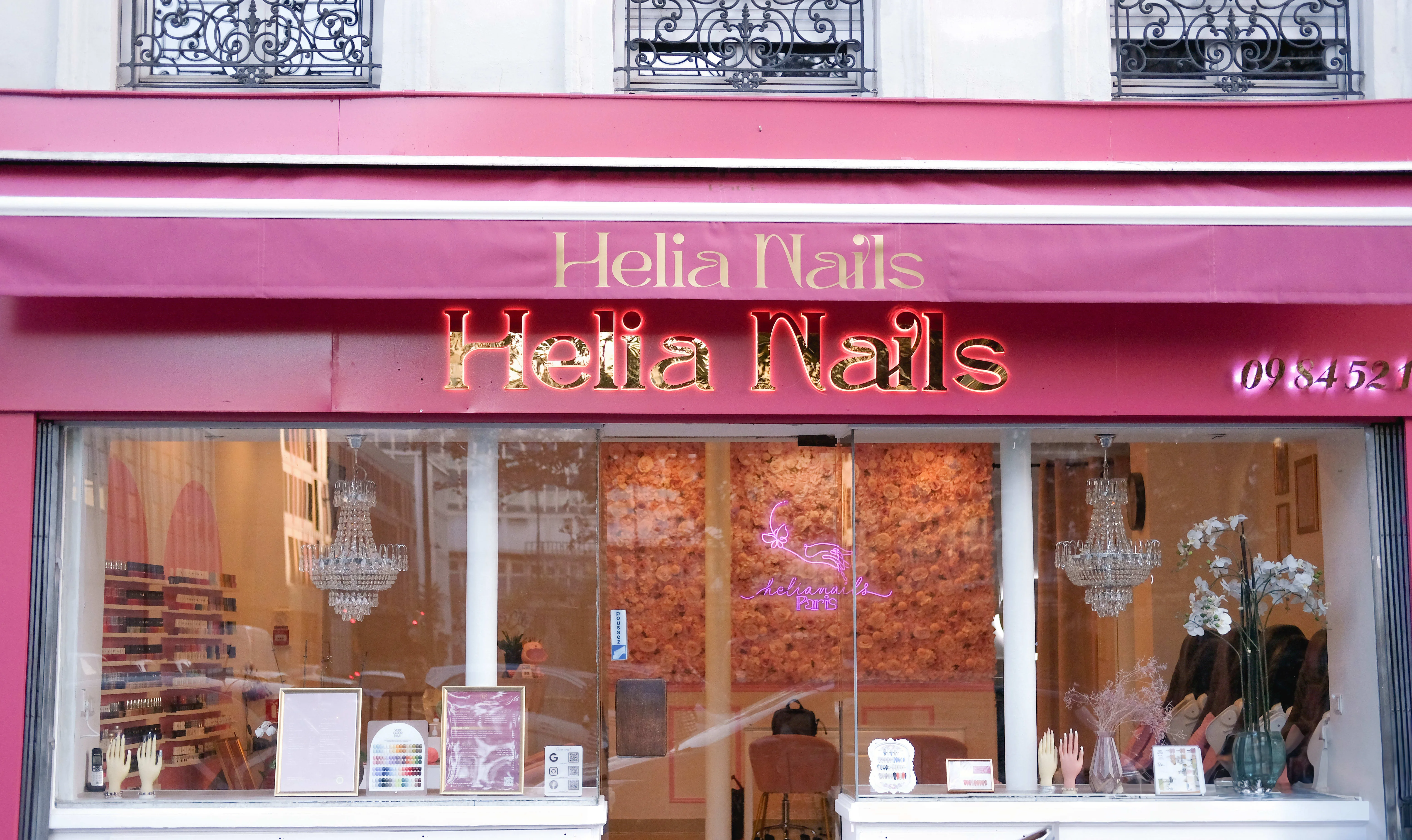 Helia Nails