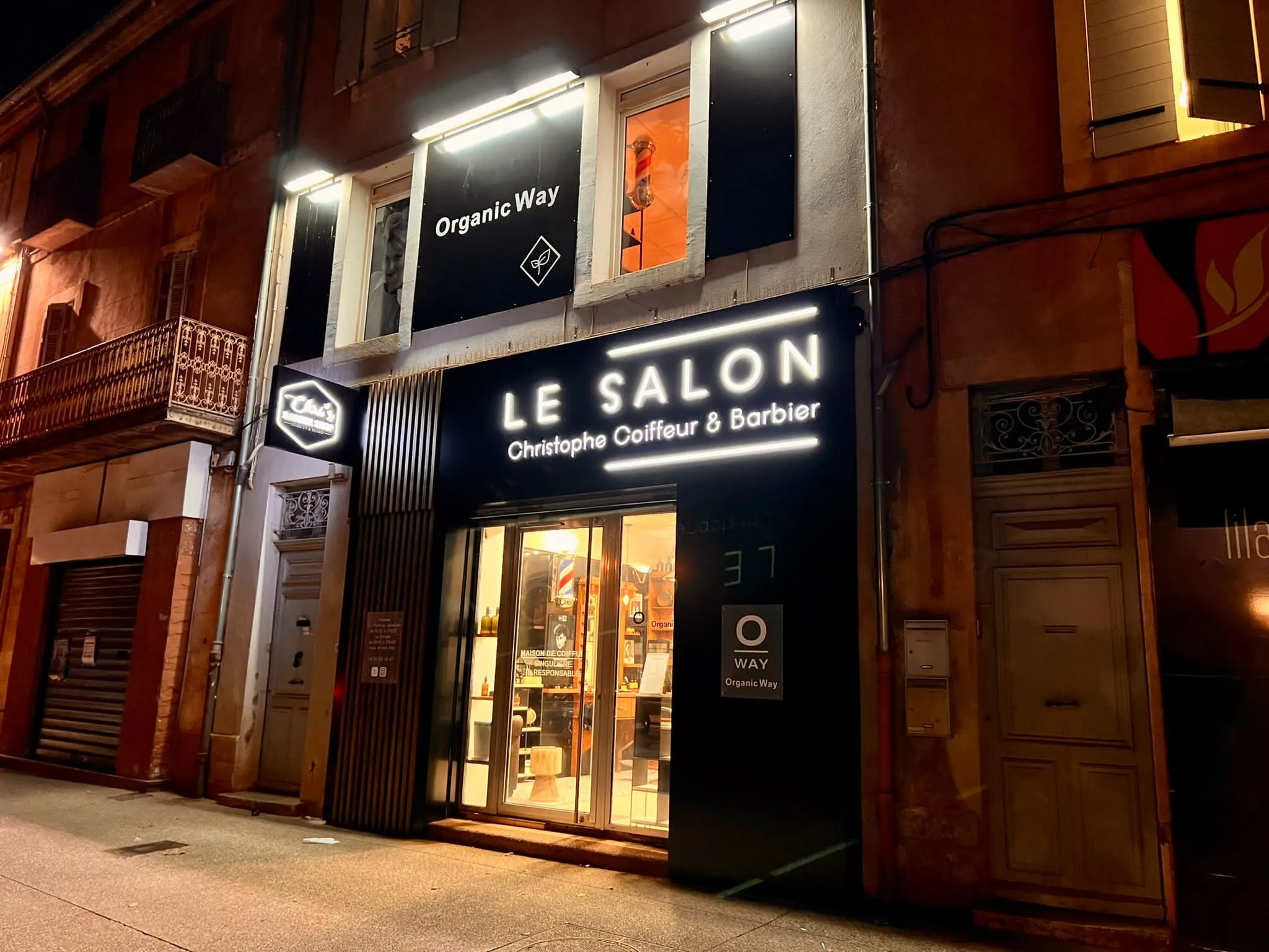 LE SALON (Jean Daniel'S Two)