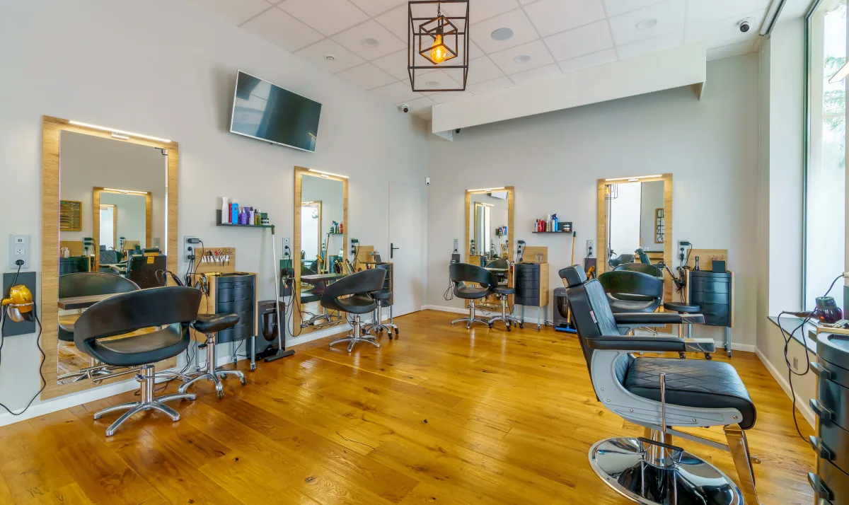 Salon de Coiffure - Etre de Mèche